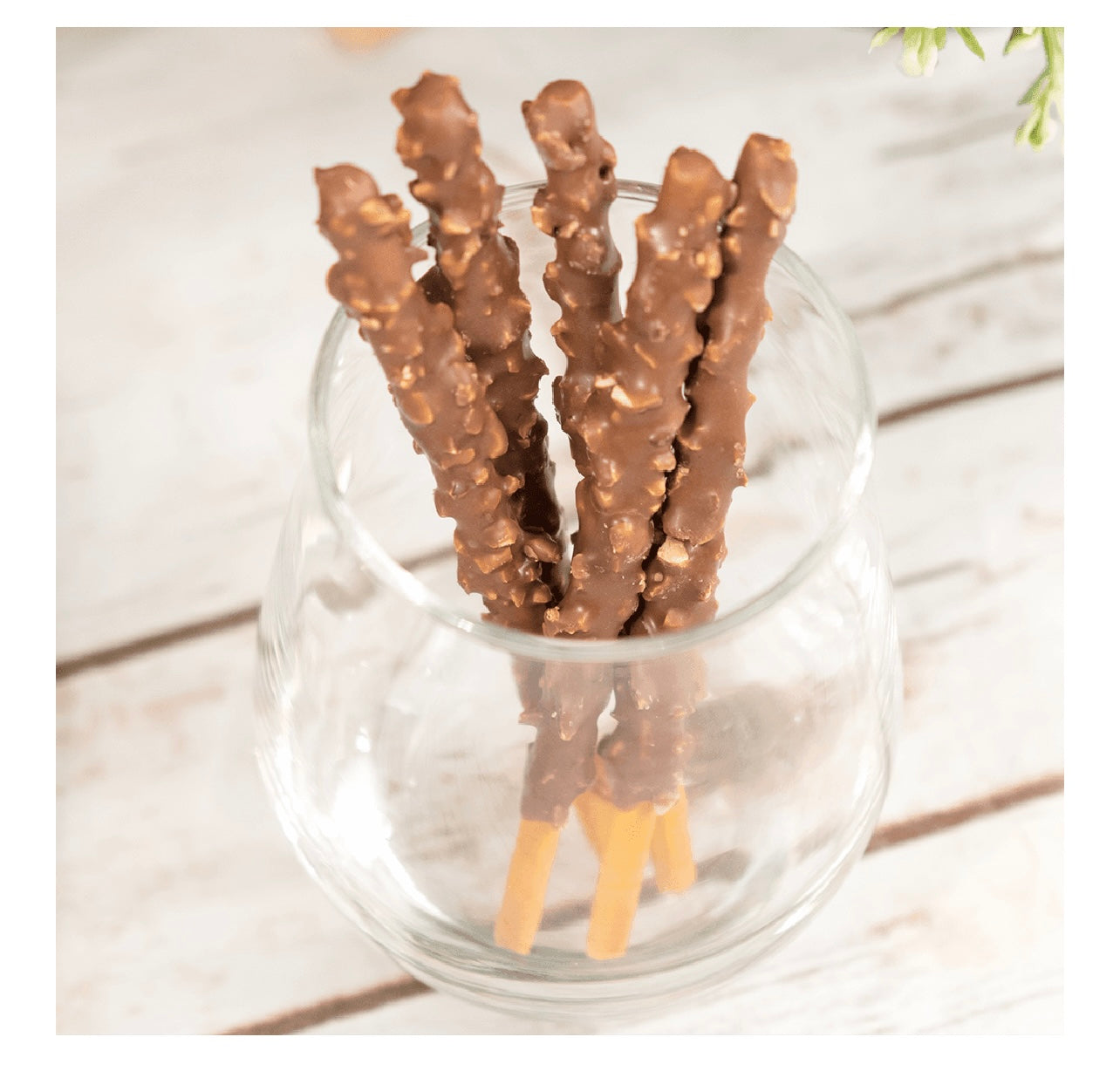 GLICO Almond Crush Pocky Chocolate Cookie Sticks,
1.45oz